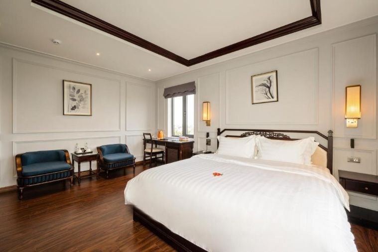 Phòng Executive River View Double with Balcony